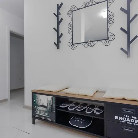 De Luxe Three Bedroom With Hot-tub 아파트 *